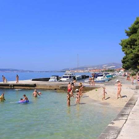 Apartments With A Parking Space Kastel Luksic, Kastela - 21073 Esterno foto