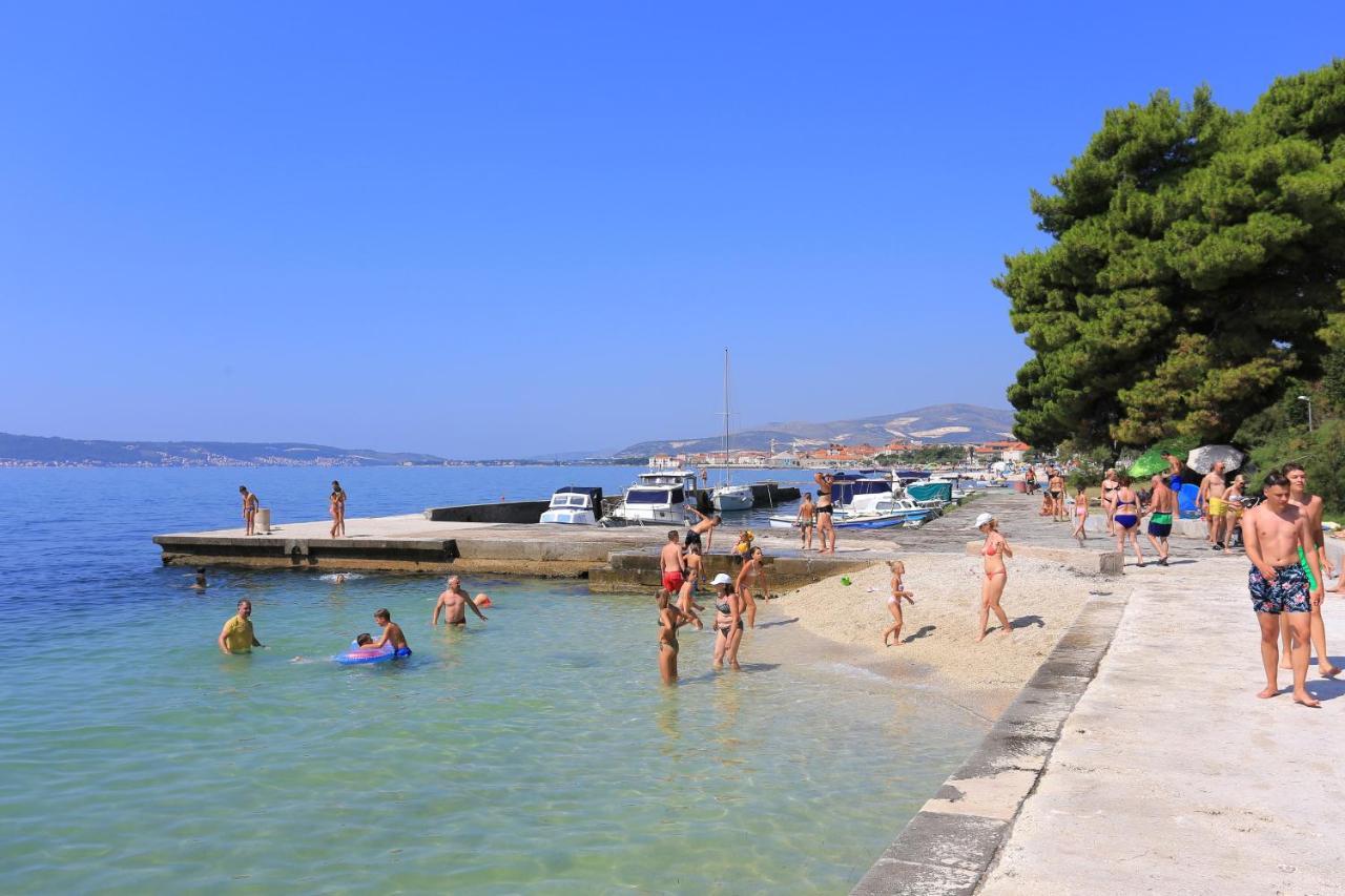 Apartments With A Parking Space Kastel Luksic, Kastela - 21073 Esterno foto